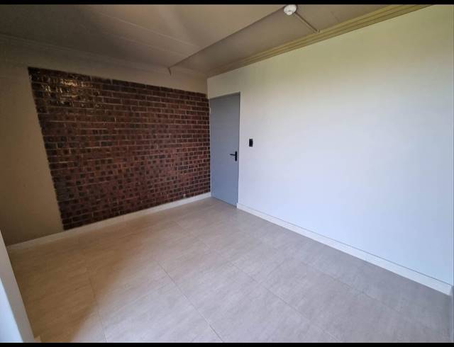2 BEDROOM APARTMENT FOR SALE IN UMHLANGA RIDGE